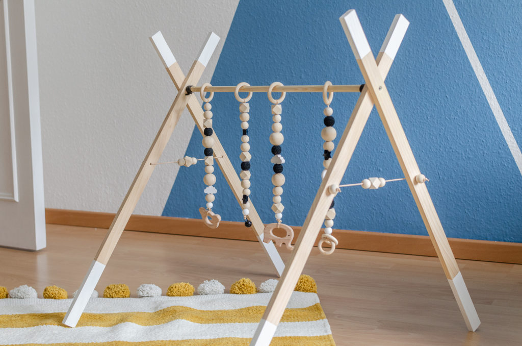 DIY – Arche d'éveil et jouets en bois pour bébé – Les Petits Piments
